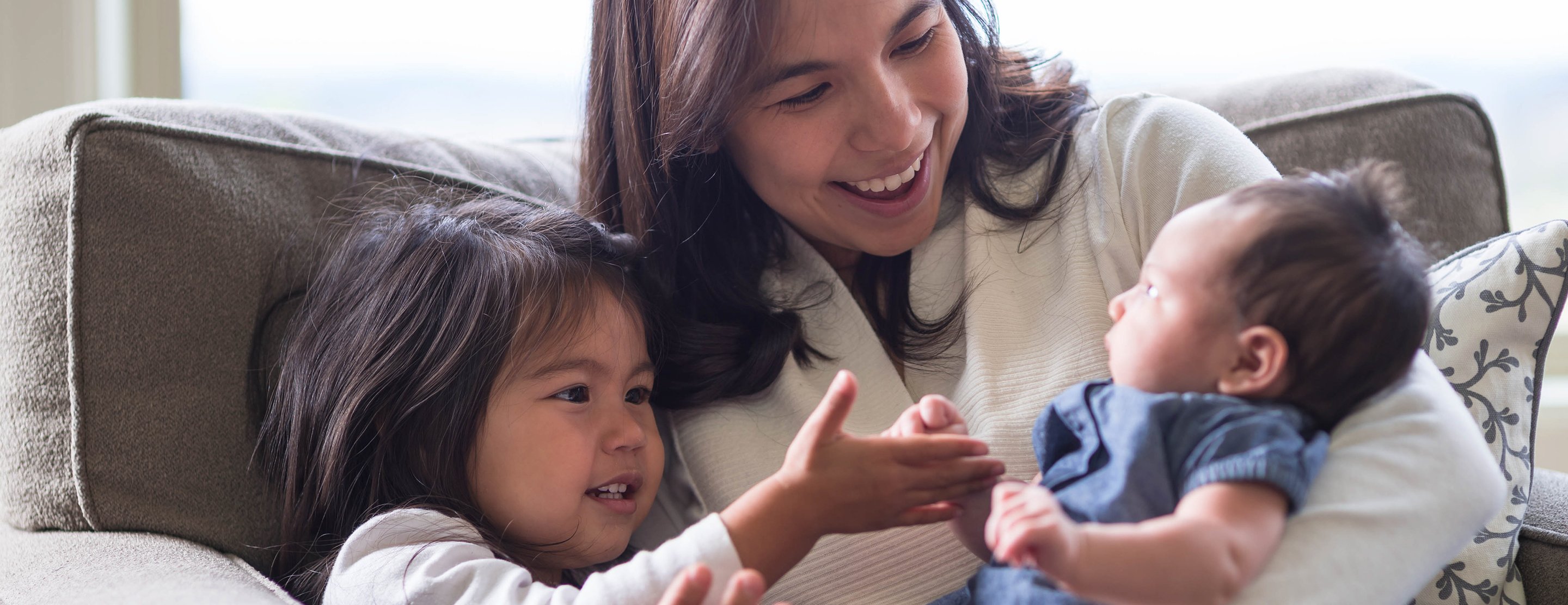 siblings-and-a-new-baby-2x