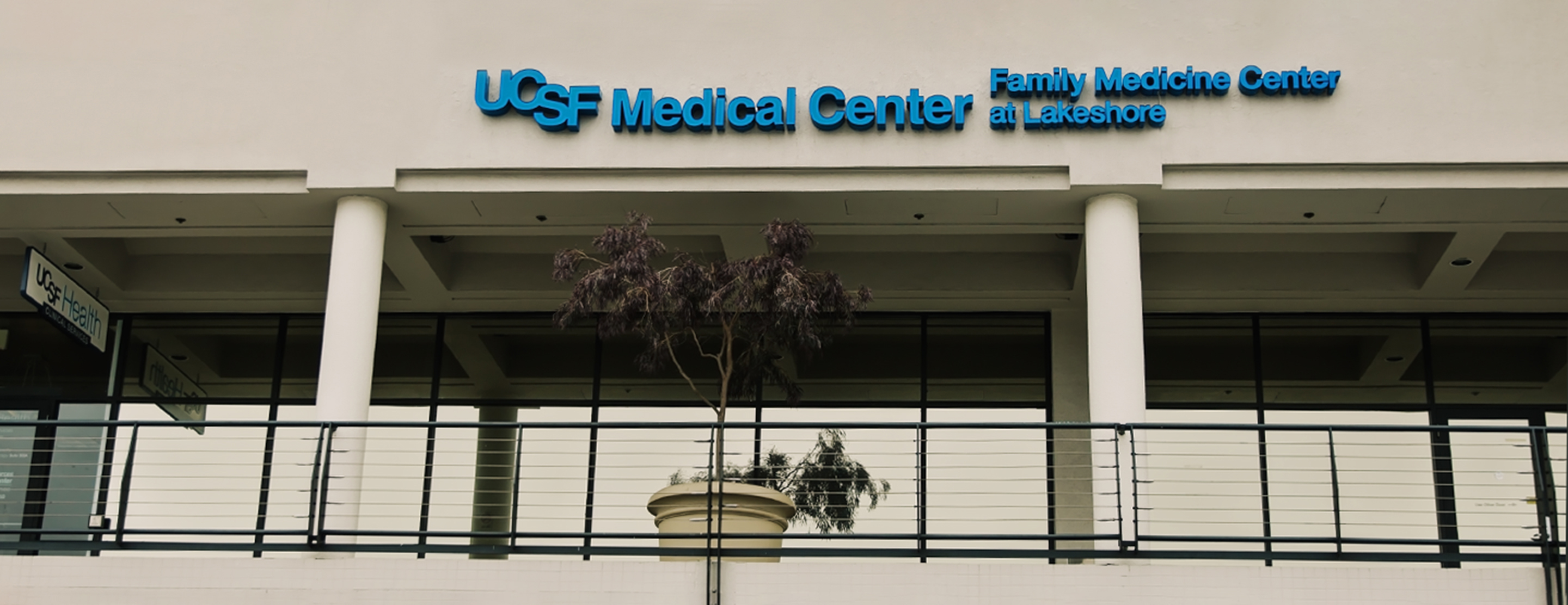 Clinics at UCSF Lakeshore building