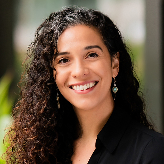 cristina-benki-psychologist-106-320x320-2x
